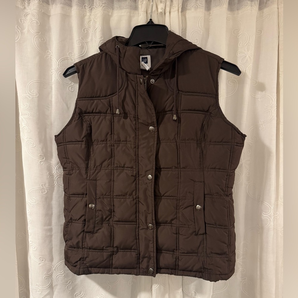 GAP Women’s L Brown Hooded Quilted Puffer Vest